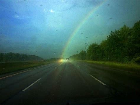 15 Photos How Does It Look the End of a Rainbow - YourAmazingPlaces.com