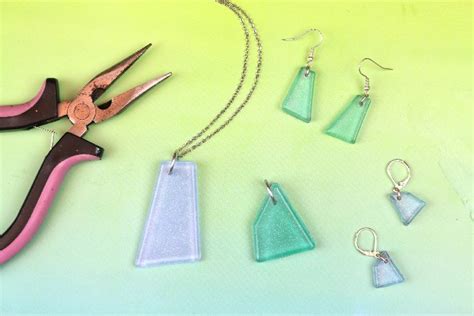 FAUX SEA GLASS JEWELRY MADE FROM RESIN Jewelry Mad in Crafts