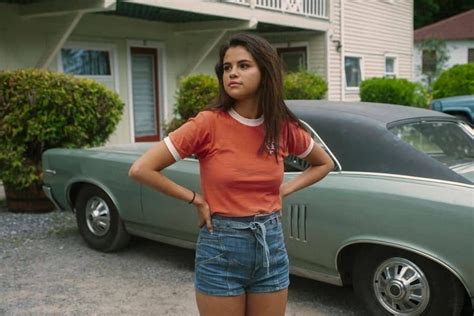 Selena Gomez to play Linda Ronstadt in biopic