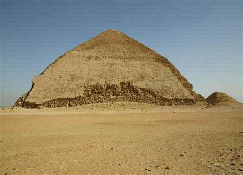 Bent Pyramid Historical Facts and Pictures | The History Hub