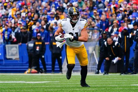 Pittsburgh Steelers Re-Sign TE Zach Gentry - Sports Illustrated ...