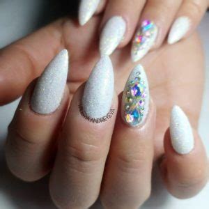 HOW TO TAKE CARE FOR SCULPTED NAILS AT HOME