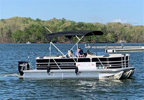 Boat Rentals in Buford | Gainesville Marina Georgia