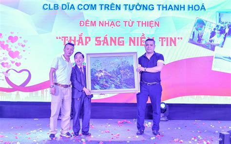 Các y, bác sĩ ở Thanh Hóa "hóa thân" thành ca sĩ kêu gọi từ thiện hỗ trợ bệnh nhân nghèo