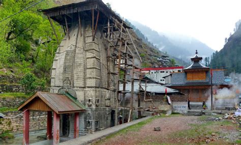 Raghunath Temple Kullu, India | Best Time To Visit Raghunath Temple