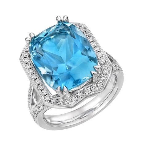 Aquamarine Ring Cushion Cut 8.95 Carats For Sale at 1stdibs