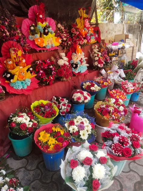 Are local florists' shops in Delhi flourishing amid Valentine's week 2022?