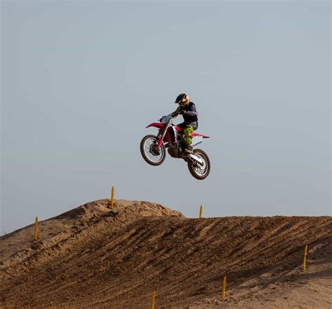 Dirt Bike Jumping: How to Jump like a Boss - Frontaer