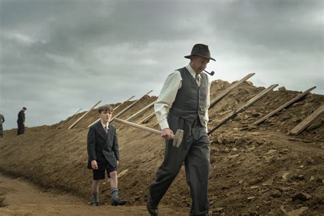 ‘The Dig’ Review: The Astounding True Story About a Man Who Really Loves Dirt | Arts | The ...