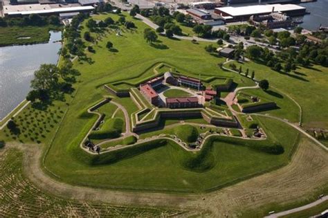 Fort McHenry National Monument - Parking Locations & Info