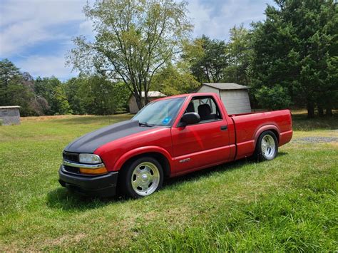 Elmer's 2004 Chevrolet S10 - Holley My Garage