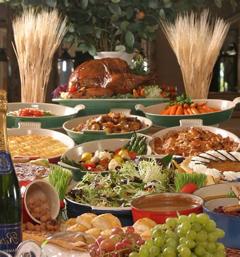 5 Tips Buffet Table Decorations for Thanksgiving and Christmas