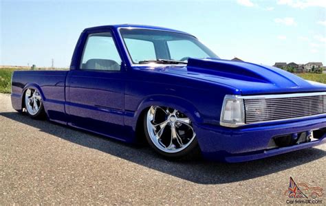 Lowrider Custom Pickup - Mazda B2200 w/Chevy Smallblock 350