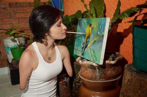 amazing artist no hands | Painting, Art, Birds painting