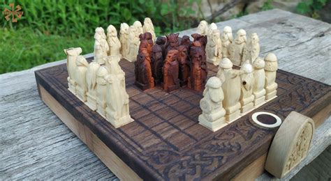 Hnefatafl, Old Viking Board Game, Hnefatafl Celtic Design, Viking Hand ...