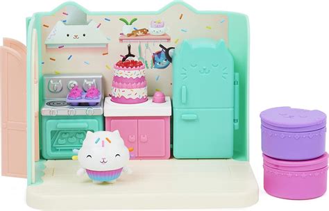 Gabby's Dollhouse Deluxe Room Bakey with Cakey Kitchen Playset : Amazon.com.au: Toys & Games