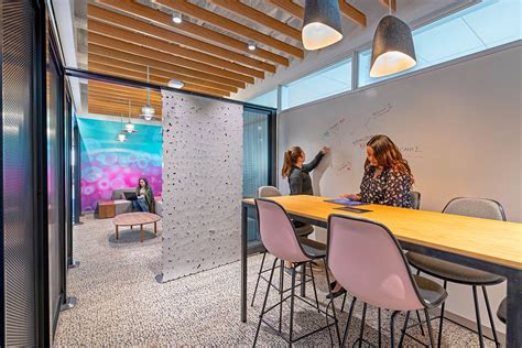 A Look Inside Adobe’s Modern San Jose Headquarters - Officelovin'