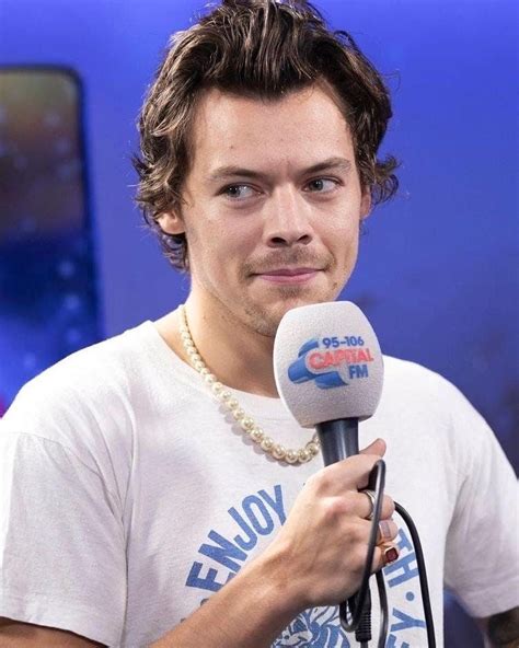 Harry Styles's Statement Pearl Necklace Classic Pearl Necklace HSLOT Love on Tour Harry Styles ...