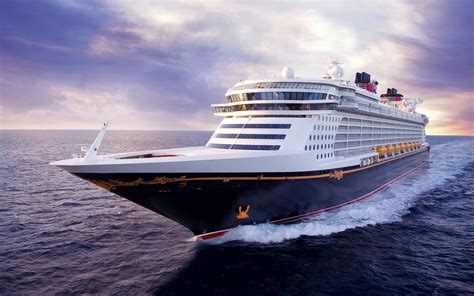 Mega-ship Ocean Cruise Lines: World's Best 2019