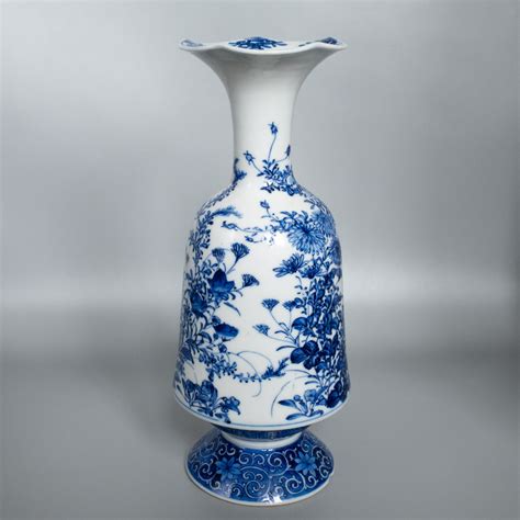 Antique Japanese Seto Porcelain Blue and White Vase With Floral Decoration | Oriental Antiques ...