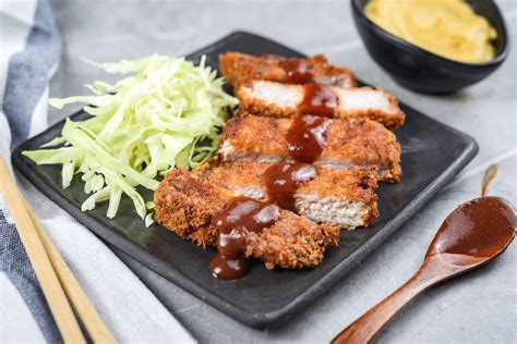 How to Make Japanese Breaded Deep-Fried Pork With Cabbage | Recipe | Pork, Tonkatsu, Entree recipes