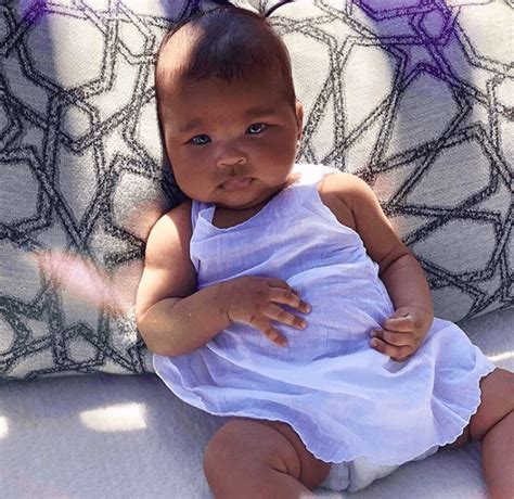 Khloe Kardashian shares adorable photo of baby True - Goss.ie