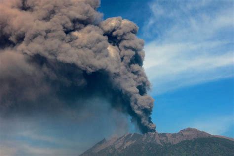 Misteri Gunung Raung dan Fakta yang Dipercaya Masyarakat