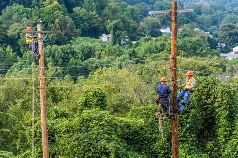 Eastern Kentucky Tries To Keep Former Coal Miners From Leaving | KNKX