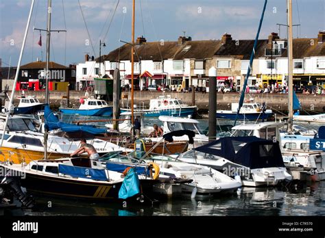 Harbour park littlehampton hi-res stock photography and images - Alamy