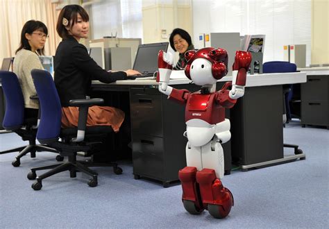 Hitachi unveils humanoid service robot | The Japan Times