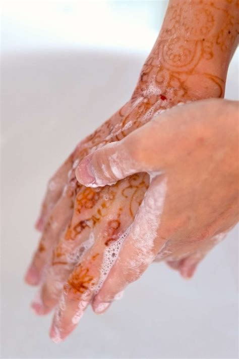 7 quick and easy ways to remove henna