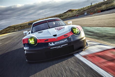 Porsche 911 RSR