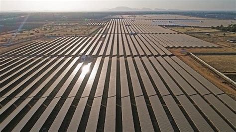A 2GW solar farm – for farmers: India launches "world's largest" solar park | One Step Off The Grid