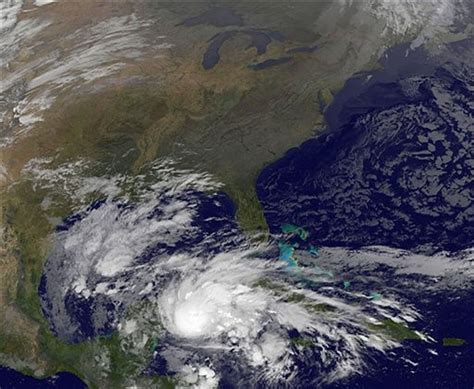 Hurricane Ida bearing down on Gulf Coast; winds reach 105 mph Sunday ...