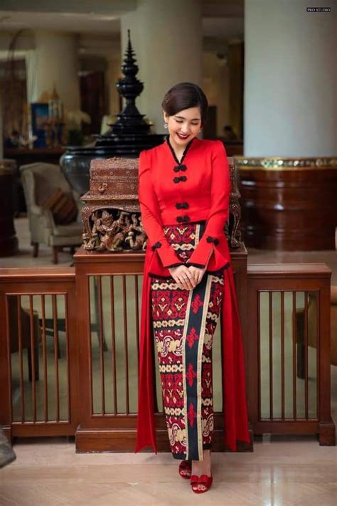 Pin by May Mesaya on Myanmar girl style | Myanmar traditional dress ...