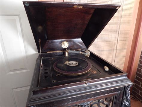 Antique Silvertone Victrola Phonograph | EBTH