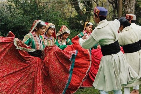 Aggregate 153+ traditional dress of himachal pradesh super hot - seven.edu.vn