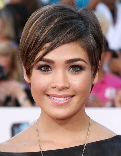 Nicole Anderson Short Razor Cut Hairstyles - PoPular Haircuts