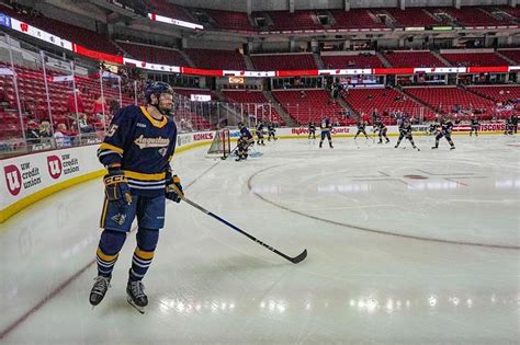 Augustana Hockey Opening Weekend 0-2 Against Wisconsin Badgers