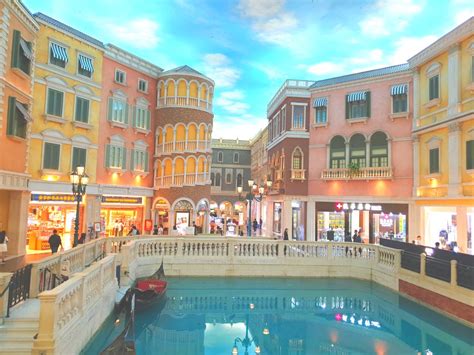 Top 12 things to know about The Venetian Macau-The Biggest Casino Resort in the world