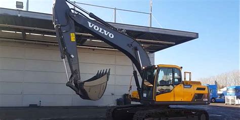 Volvo 220 Excavator Specs, Price, Weight, and Review | E-Machinery