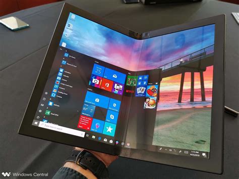 Lenovo dévoile le premier PC portable à écran pliable du monde