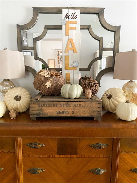 Neutral Fall Entryway Decor - 2 Bees in a Pod