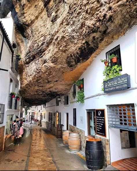 Setenil de las bodegas in Cadiz, Spain... : r/ArchitecturePorn