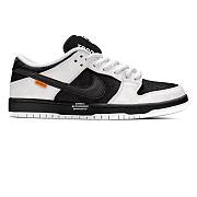 Nike SB Dunk Low TIGHTBOOTH FD2629-100 - AMOFOOT