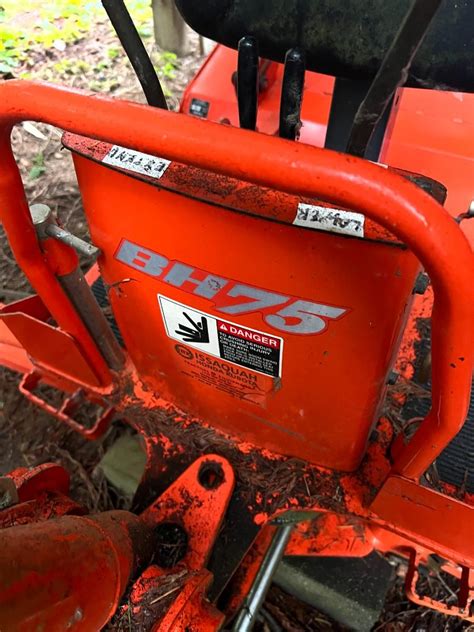 Kubota B7800 Tractor with Kubota LA402 and Digger Attachments and Maschio L52! | EstateSales.org