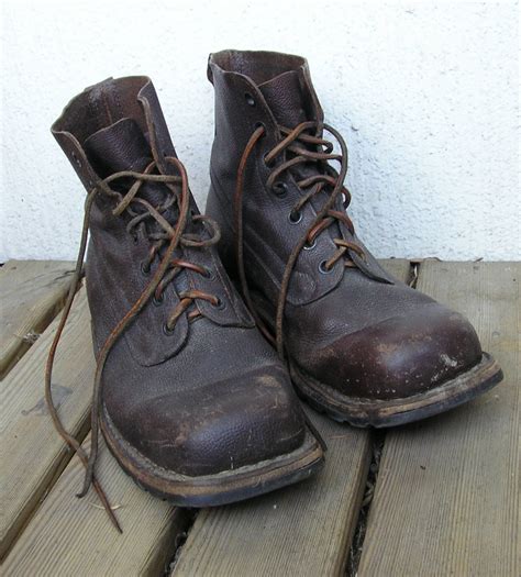 File:Army-boots.jpg - Wikimedia Commons