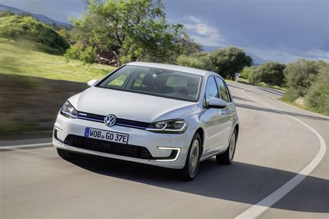 VW Delivers 100,000th e-Golf, Paves The Way For The Upcoming ID.3 ...