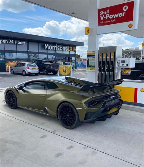 The Huracán STO in Verde Gea;... - HR Owen Lamborghini