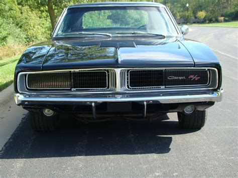 SPORTS CARS: Dodge charger 1969